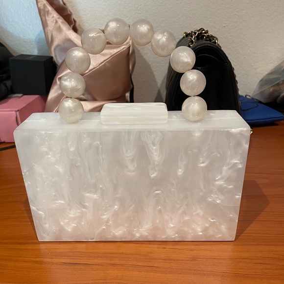Acrylic white bag (clutch or shoulder/crossbody) - Picture 1 of 6